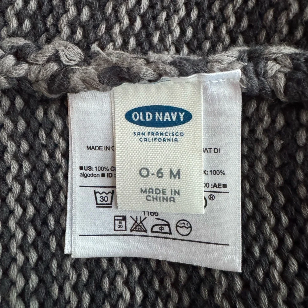 Old Navy Gray Baby Boy Beanie Hat Knit Stripes 0-3M